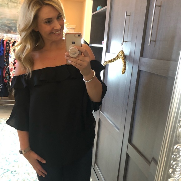 Tops - Low stock! S-M sassy Black Ruffle off shoulder top